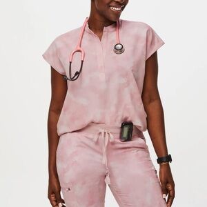 Figs MARBLED ROSE pink and white scrub top size XS